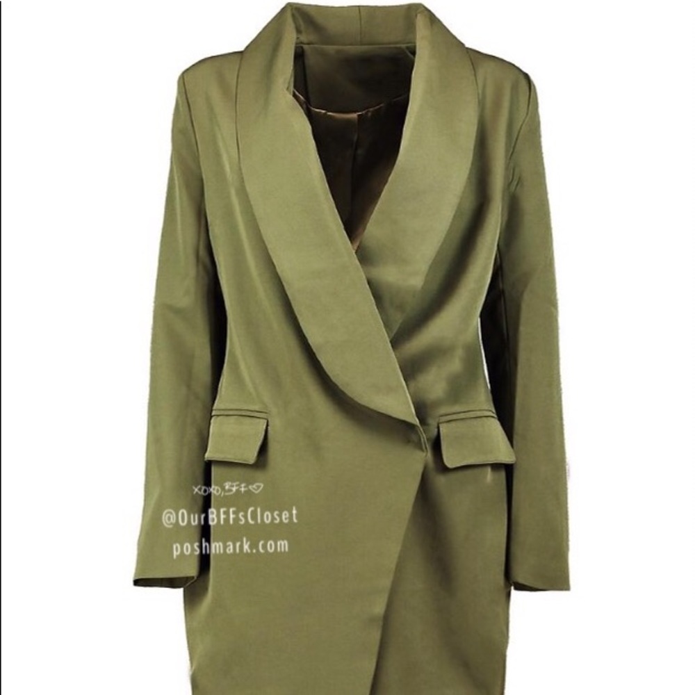 NWT Boohoo green deep-v sexy blazer dress